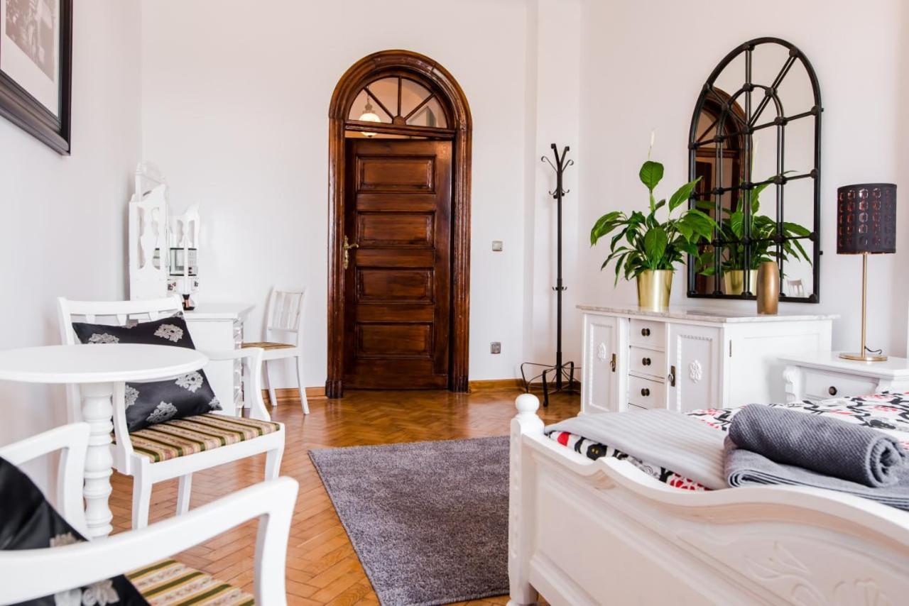 Halby Luxury Rooms Chmielna 73B Βαρσοβία Εξωτερικό φωτογραφία